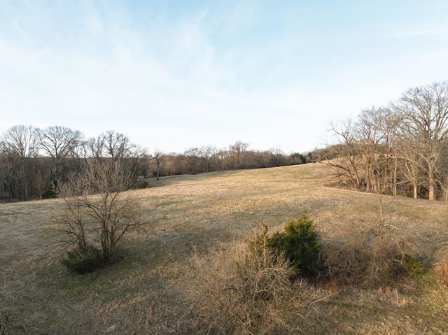 1462 Old Highway 99, Columbia, TN 38401