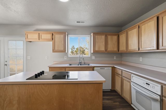 11 Alamosa Loop, Los Lunas, NM 87031