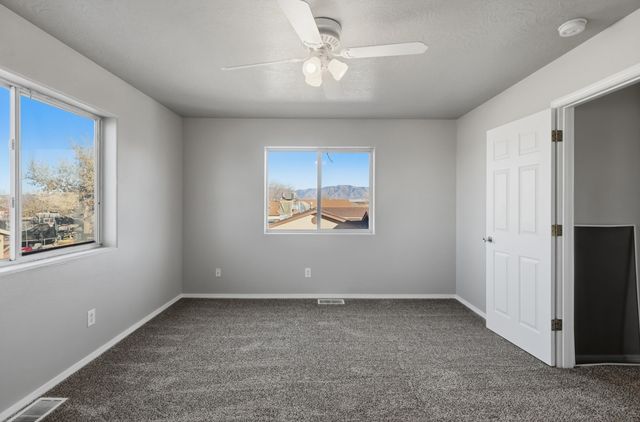 11 Alamosa Loop, Los Lunas, NM 87031