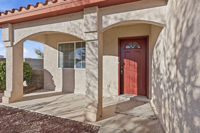11 Alamosa Loop, Los Lunas, NM 87031
