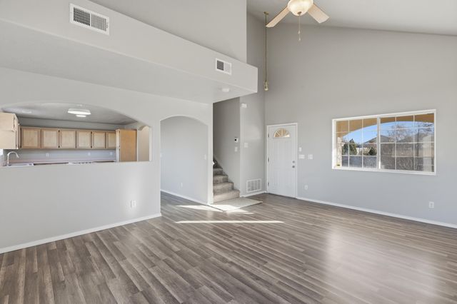 11 Alamosa Loop, Los Lunas, NM 87031