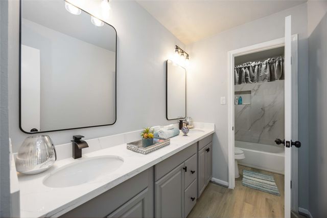 719 Crestwood Lane, Missouri City, TX 77489