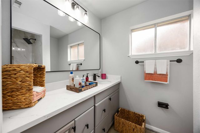 719 Crestwood Lane, Missouri City, TX 77489