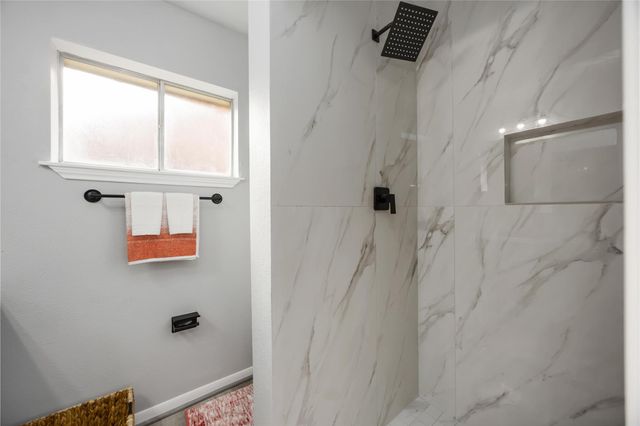 719 Crestwood Lane, Missouri City, TX 77489