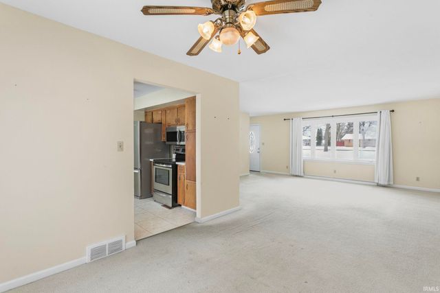 51550 Orange Road, South Bend, IN 46628