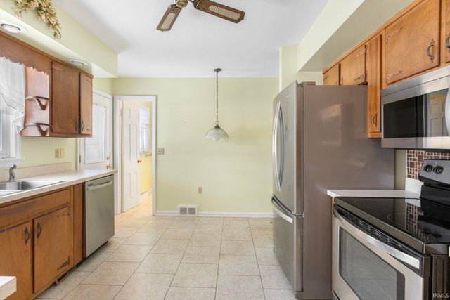 51550 Orange Road, South Bend, IN 46628