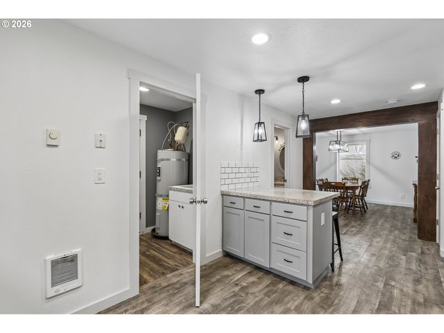 204 W WILSON St, Yacolt, WA 98675
