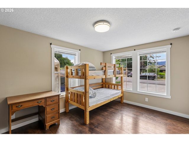 204 W WILSON St, Yacolt, WA 98675