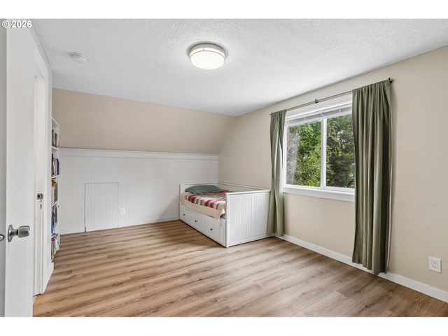 204 W WILSON St, Yacolt, WA 98675