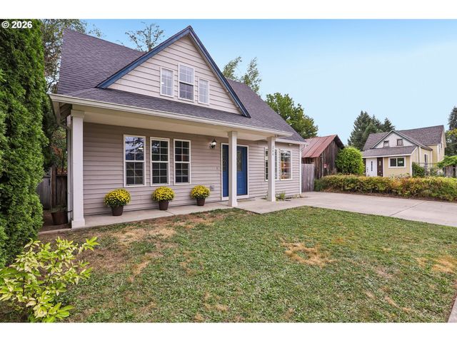 204 W WILSON St, Yacolt, WA 98675