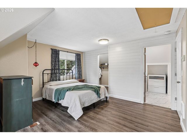 204 W WILSON St, Yacolt, WA 98675