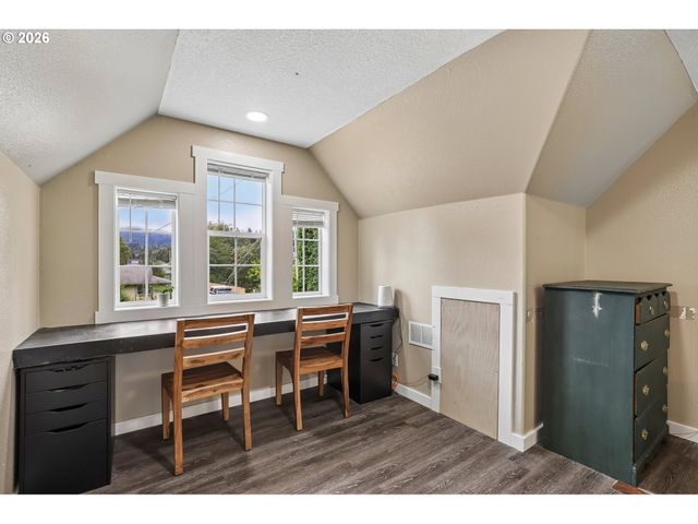 204 W WILSON St, Yacolt, WA 98675