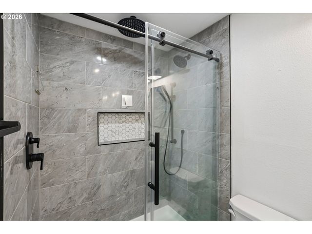 204 W WILSON St, Yacolt, WA 98675