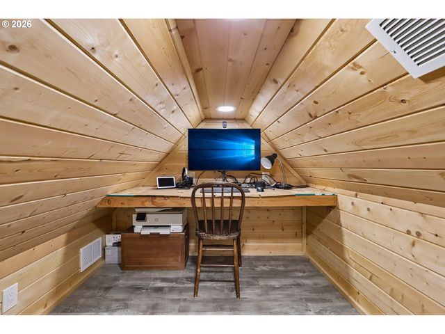 204 W WILSON St, Yacolt, WA 98675