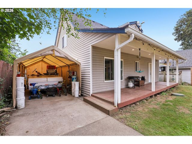 204 W WILSON St, Yacolt, WA 98675