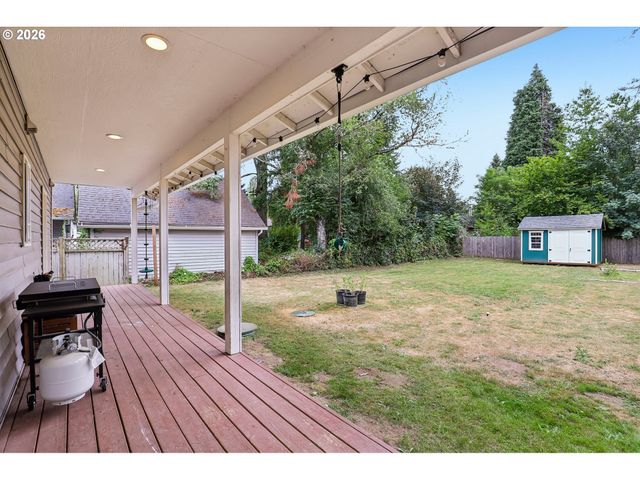 204 W WILSON St, Yacolt, WA 98675