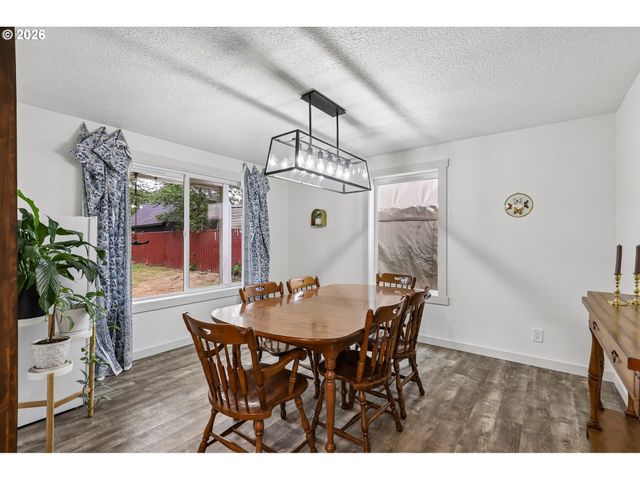 204 W WILSON St, Yacolt, WA 98675