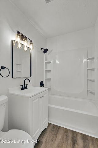 5406 Count Fleet Dr, Louisville, KY 40272