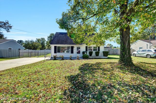 5406 Count Fleet Dr, Louisville, KY 40272