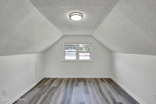 5406 Count Fleet Dr, Louisville, KY 40272