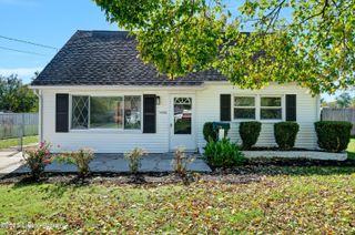 5406 Count Fleet Dr, Louisville, KY 40272