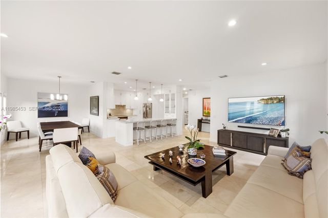 8600 SW 139th Ter, Palmetto Bay, FL 33158