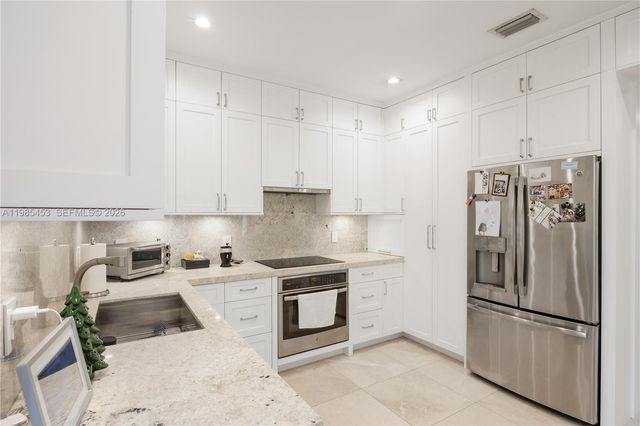 8600 SW 139th Ter, Palmetto Bay, FL 33158