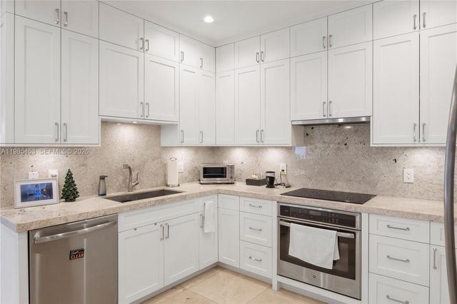 8600 SW 139th Ter, Palmetto Bay, FL 33158