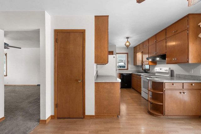 1619 ORCHARD DRIVE, Manitowoc, WI 54220