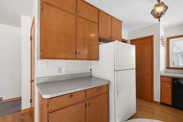 1619 ORCHARD DRIVE, Manitowoc, WI 54220