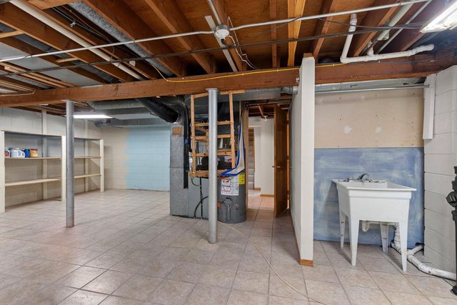 1619 ORCHARD DRIVE, Manitowoc, WI 54220