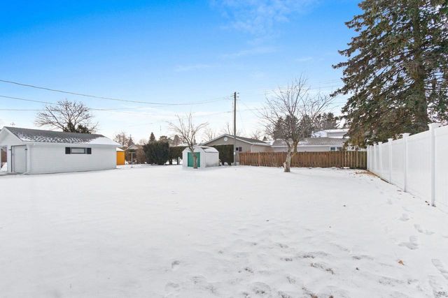 1619 ORCHARD DRIVE, Manitowoc, WI 54220