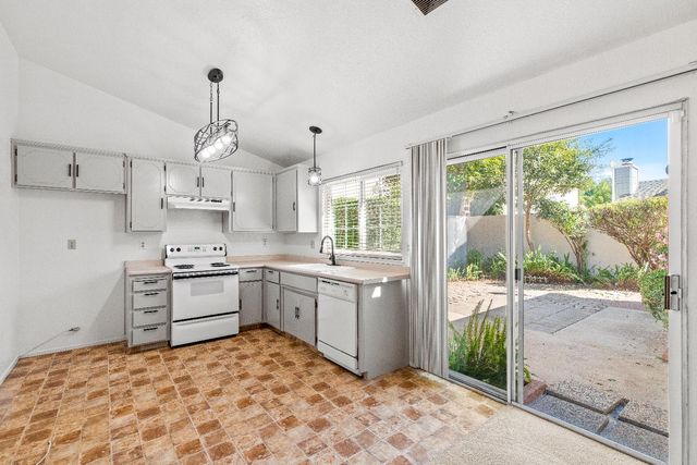 2016 Zeeland Ct, Modesto, CA 95356