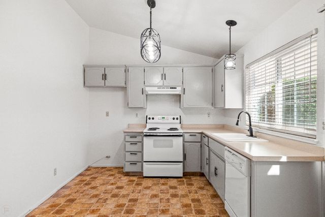 2016 Zeeland Ct, Modesto, CA 95356