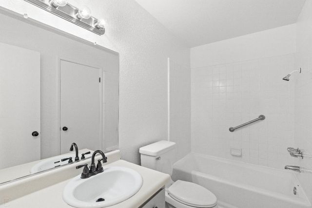 2016 Zeeland Ct, Modesto, CA 95356