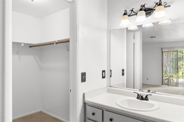 2016 Zeeland Ct, Modesto, CA 95356