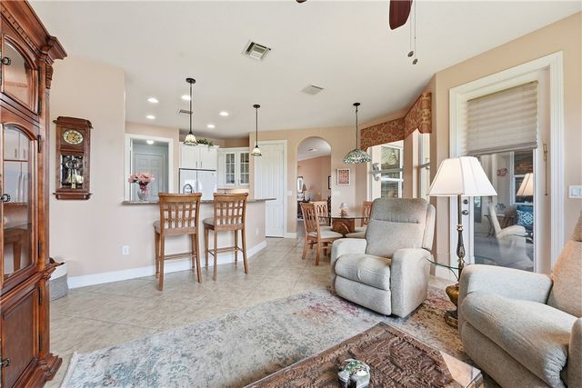 1215 Southlakes Way SW, Vero Beach, FL 32968