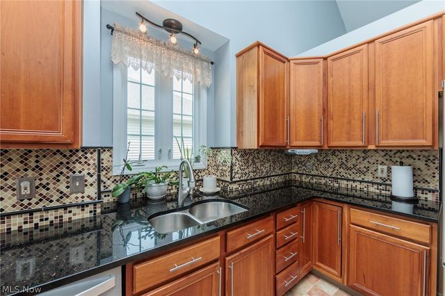 3933 Hedgewood Drive, Medina, OH 44256
