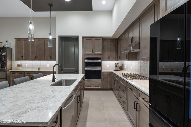 5445 N Yvon Heights Place, Tucson, AZ 85704