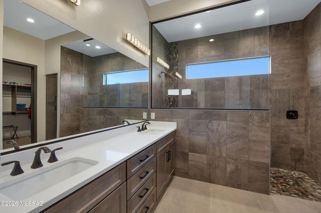 5445 N Yvon Heights Place, Tucson, AZ 85704