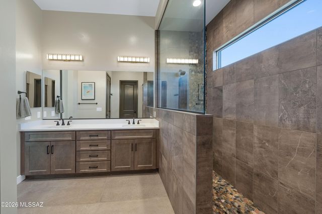 5445 N Yvon Heights Place, Tucson, AZ 85704