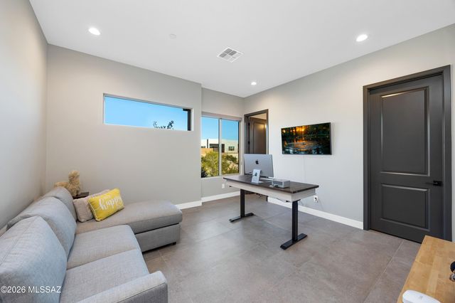 5445 N Yvon Heights Place, Tucson, AZ 85704