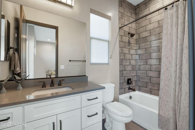 5445 N Yvon Heights Place, Tucson, AZ 85704