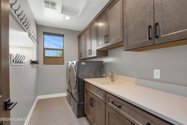 5445 N Yvon Heights Place, Tucson, AZ 85704