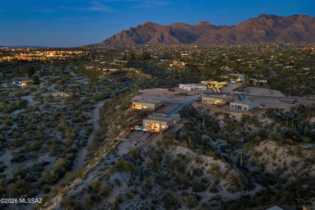 5445 N Yvon Heights Place, Tucson, AZ 85704