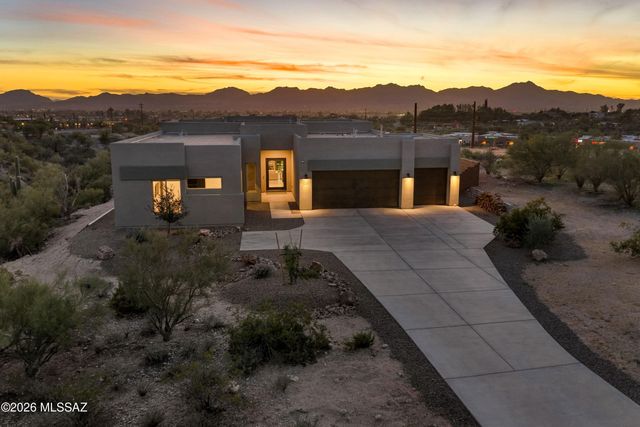 5445 N Yvon Heights Place, Tucson, AZ 85704