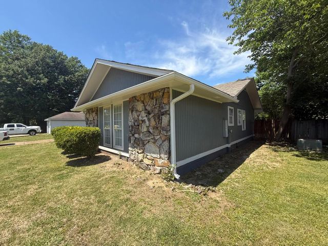 6136 SCARLET LEAF DR, Memphis, TN 38141