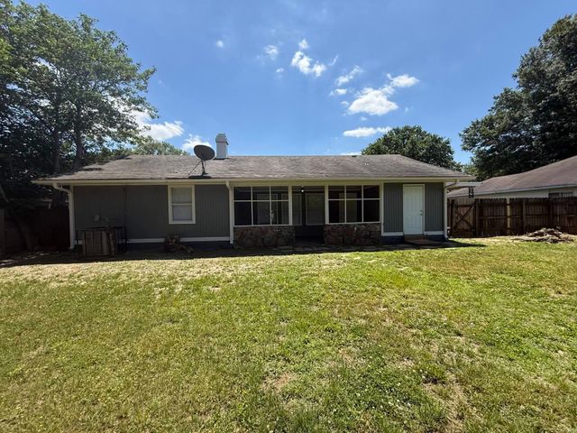 6136 SCARLET LEAF DR, Memphis, TN 38141