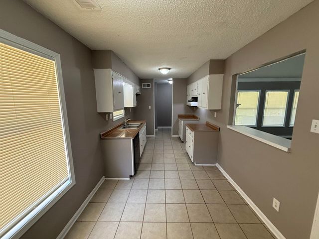 6136 SCARLET LEAF DR, Memphis, TN 38141