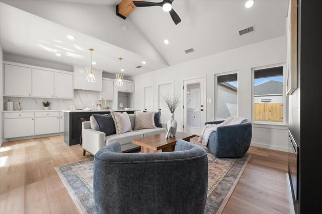 1404 Farmhouse Avenue, Wolfforth, TX 79382